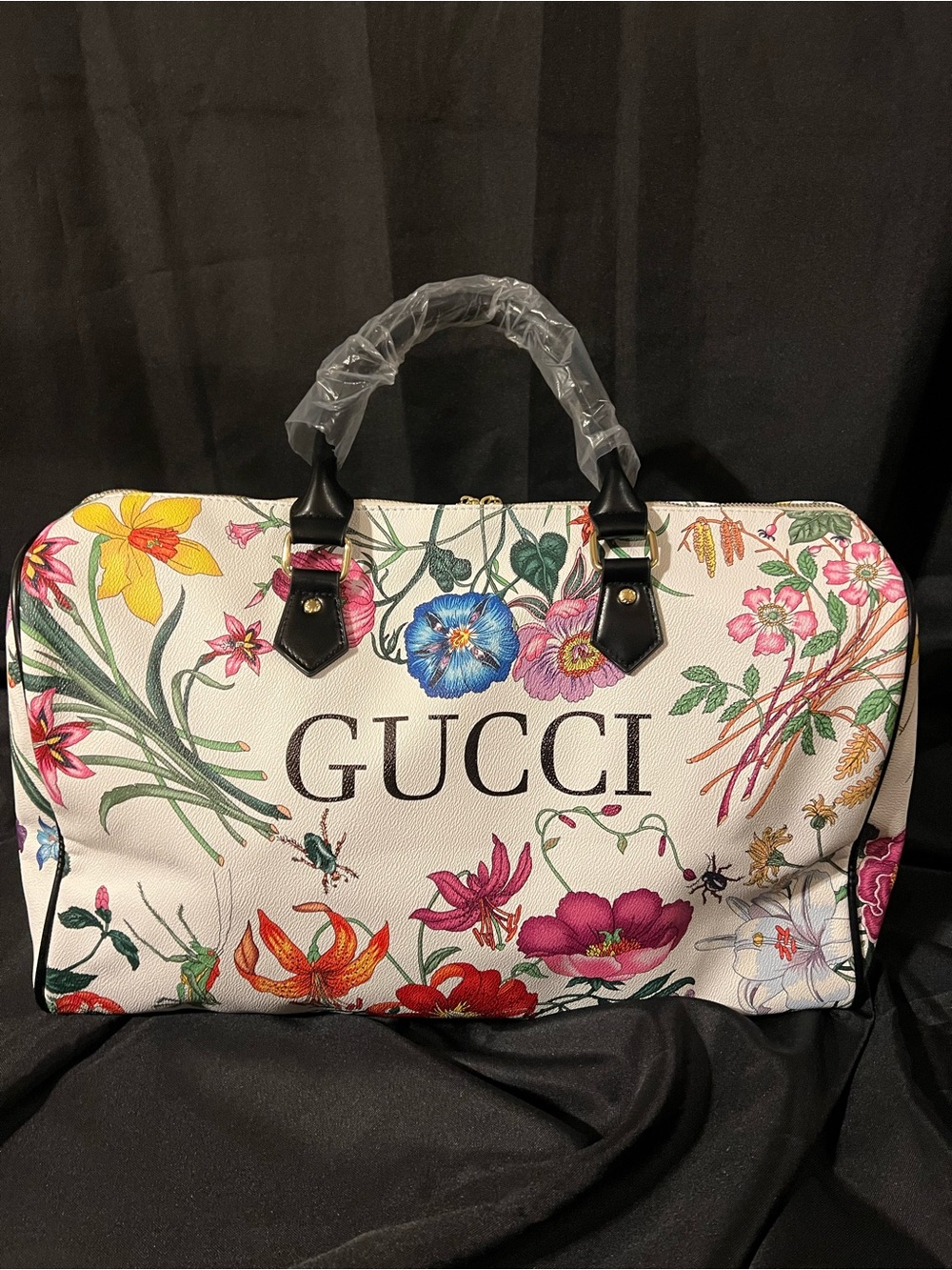 GUCCI White Floral Logo Duffle Bag - Picture 5 of 16